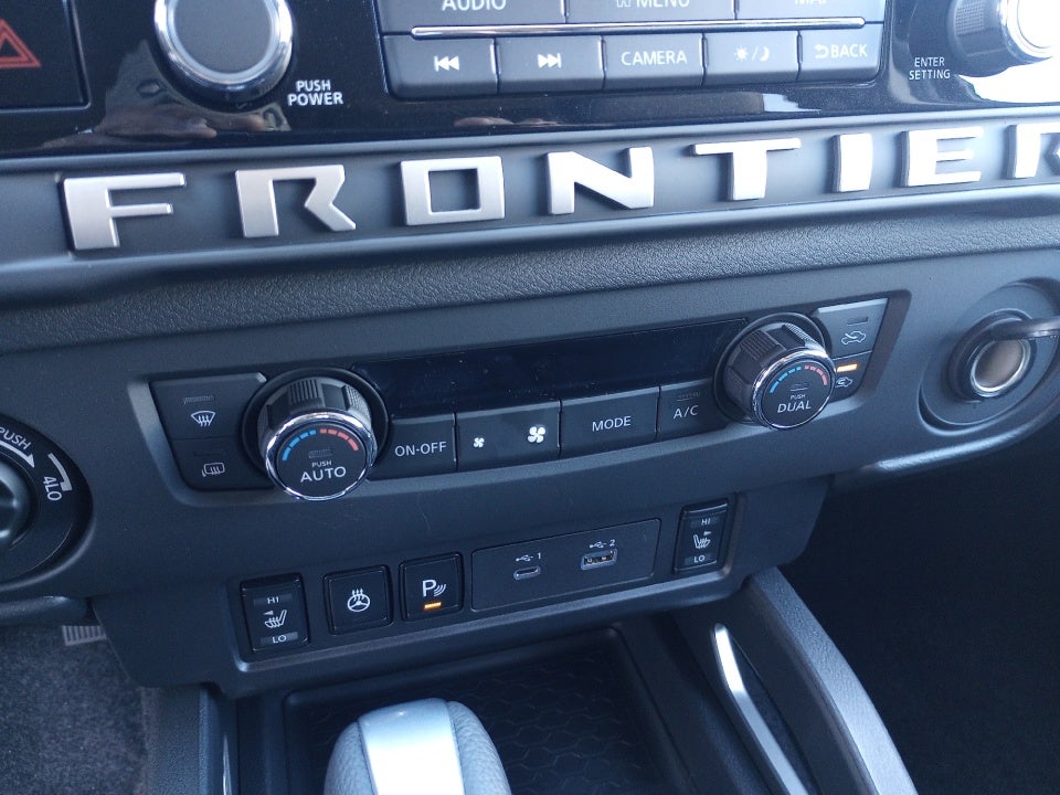 2025 Nissan Frontier SL