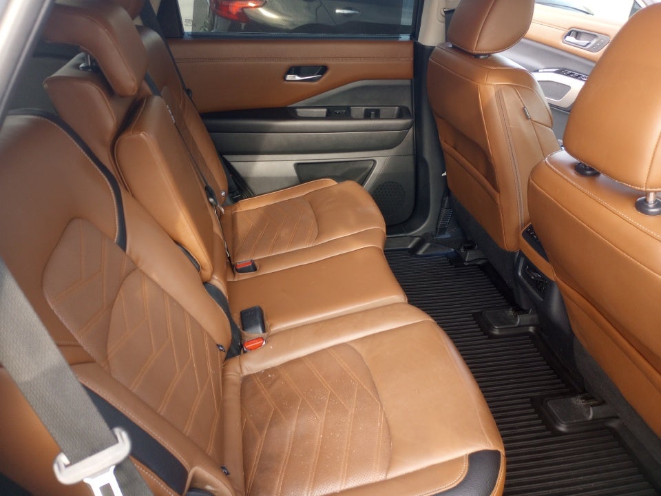 2023 Nissan Pathfinder Platinum 4WD