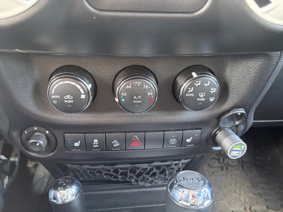 2014 Jeep Wrangler Unlimited Polar Edition