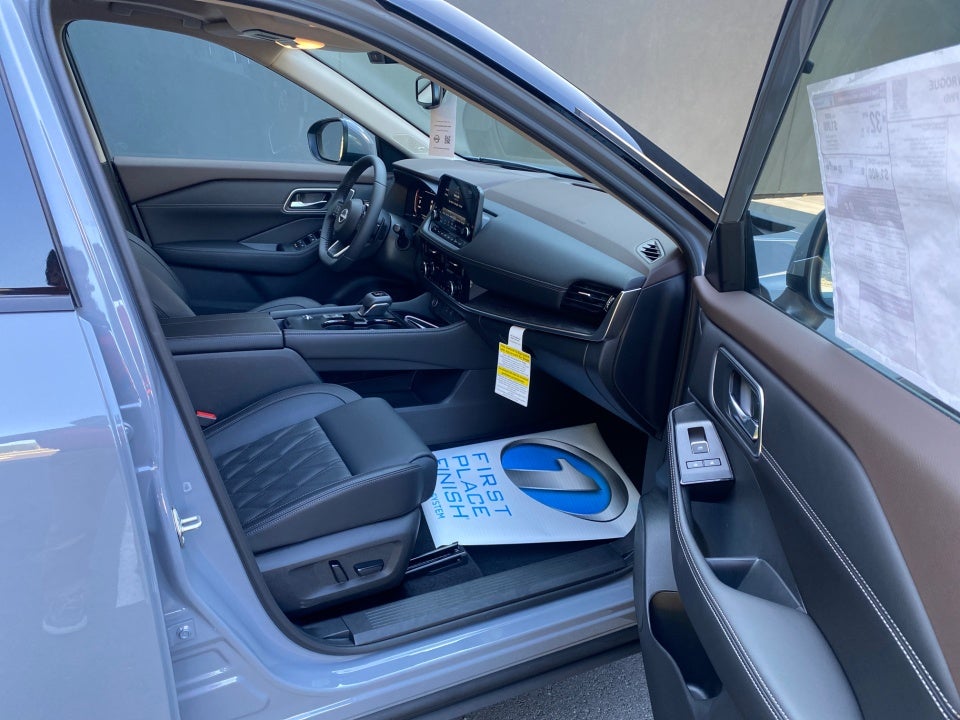 2023 Nissan Rogue Platinum FWD