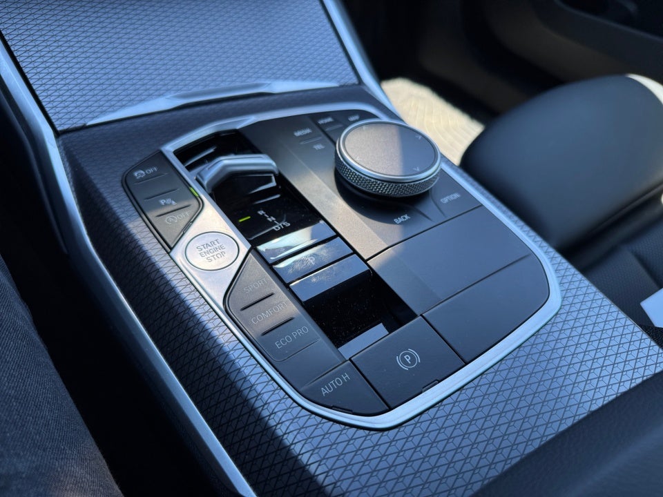 2025 BMW 330i xDrive