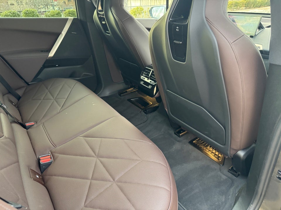 2026 BMW iX xDrive45