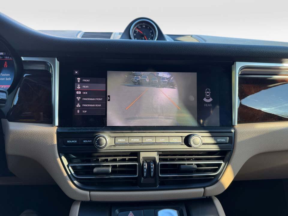 2021 Porsche Macan AWD