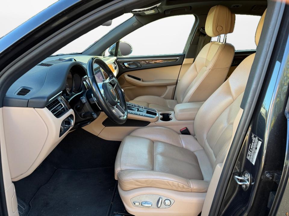 2021 Porsche Macan AWD