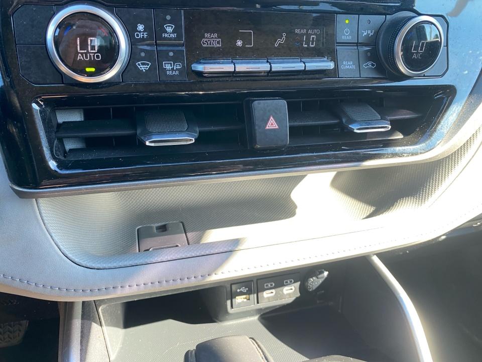 2022 Toyota Highlander Hybrid LE