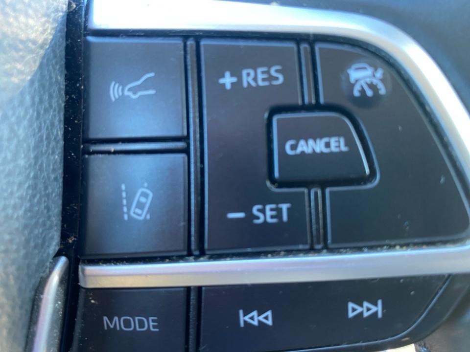 2022 Toyota Highlander Hybrid LE
