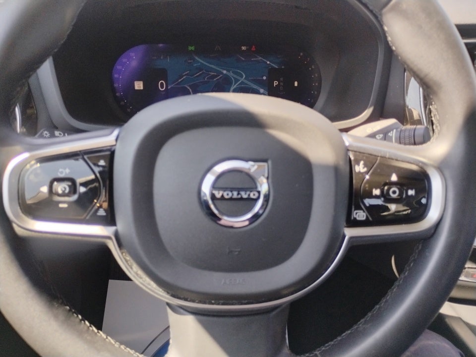 2024 Volvo S60 Plus Dark Theme