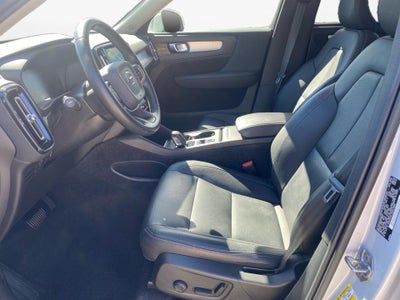 2021 Volvo XC40 Momentum