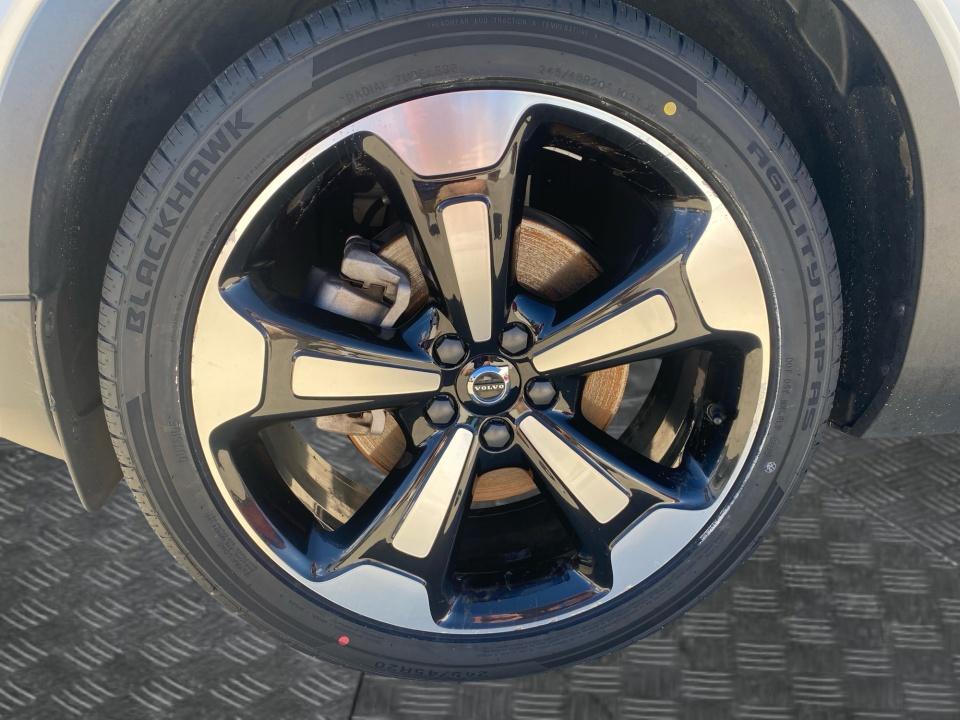 2021 Volvo XC40 Momentum