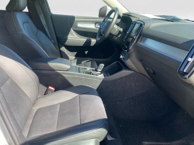 2021 Volvo XC40 Momentum