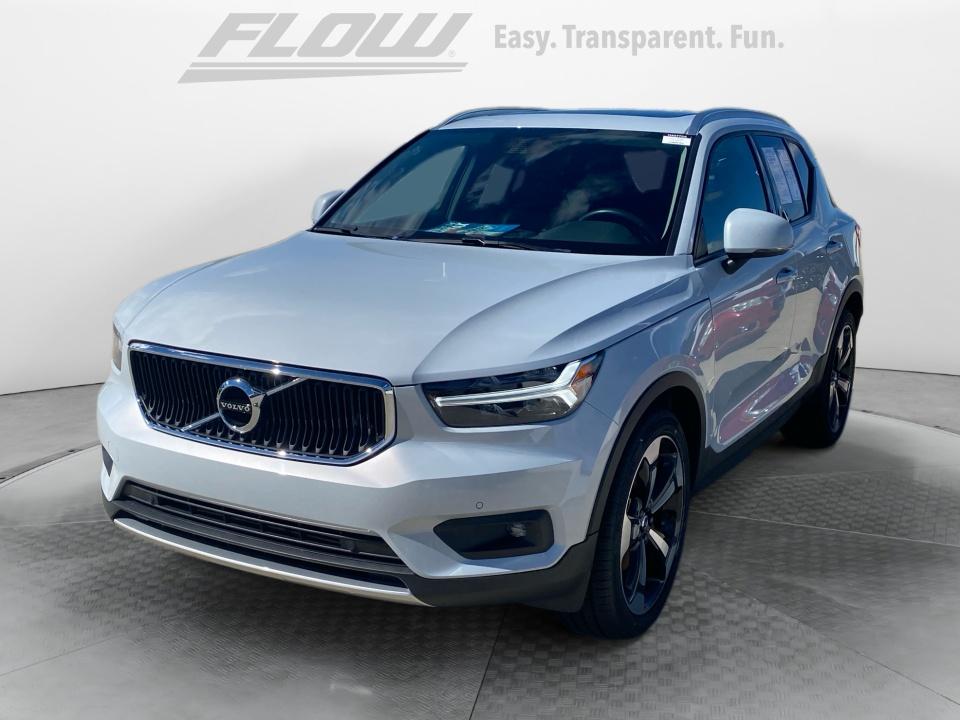 2021 Volvo XC40 Momentum