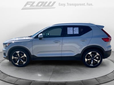 2021 Volvo XC40 Momentum