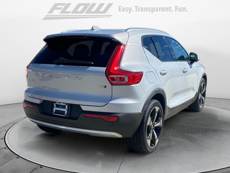 2021 Volvo XC40 Momentum