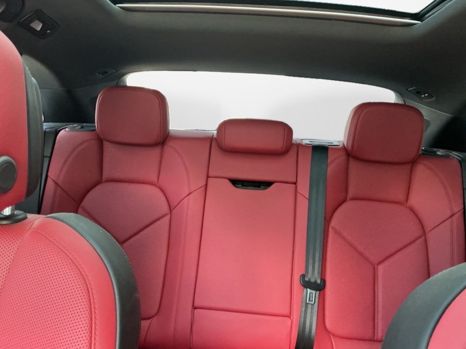 2021 Porsche Macan AWD