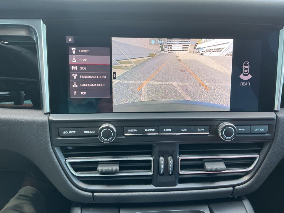 2021 Porsche Macan AWD
