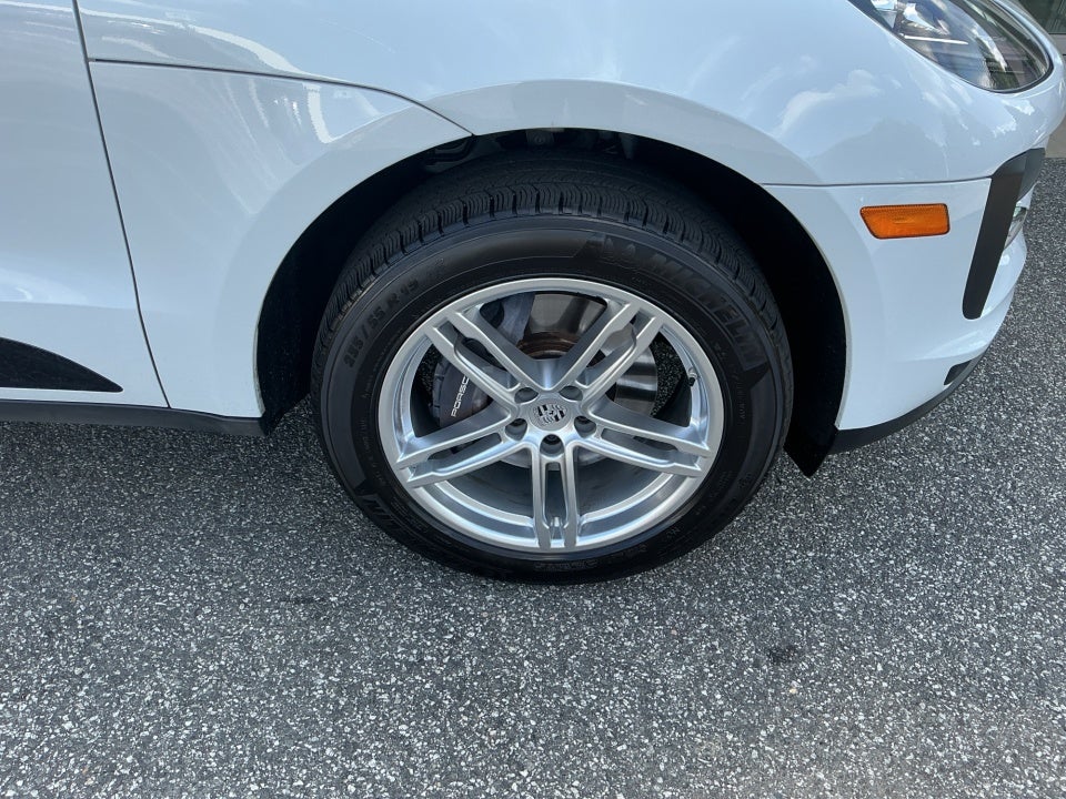 2021 Porsche Macan AWD