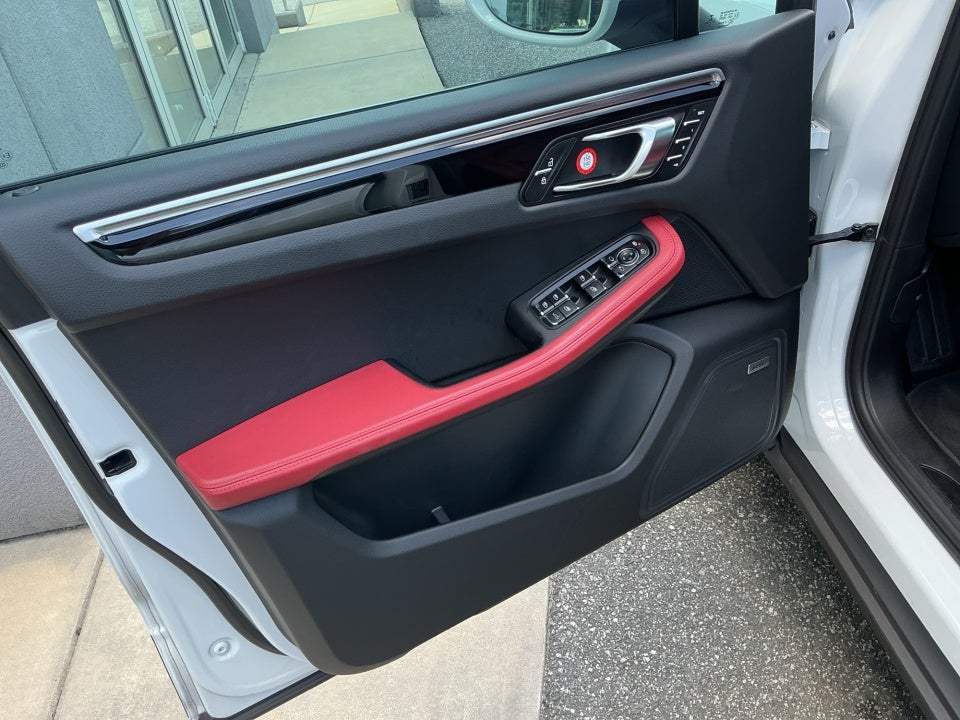 2021 Porsche Macan AWD