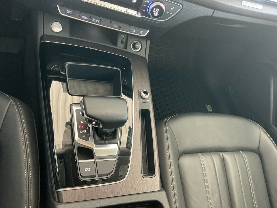 2023 Audi Q5 Premium 40 TFSI quattro S tronic