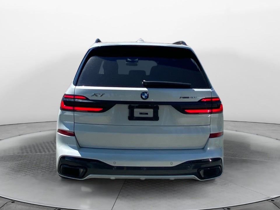 2025 BMW X7 xDrive40i