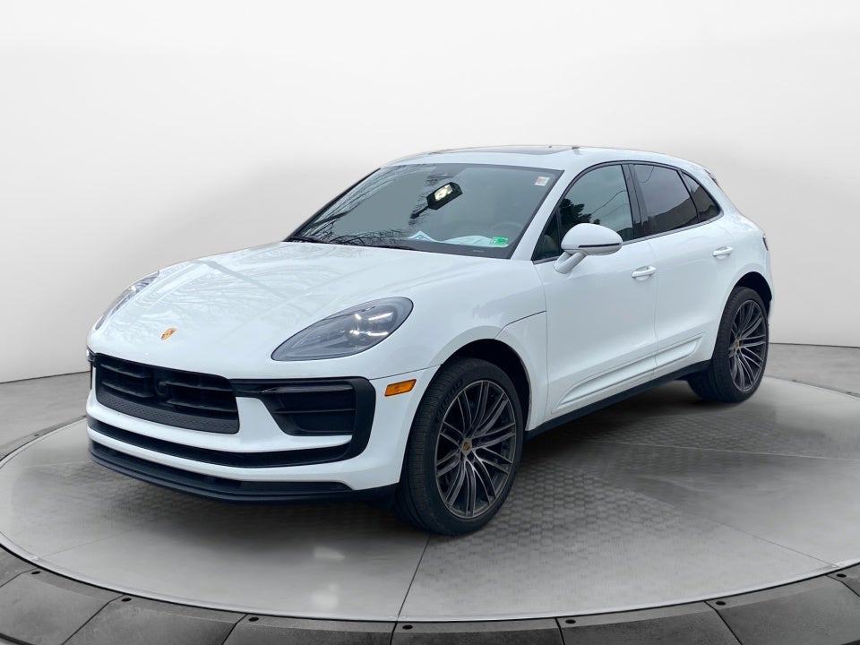 2023 Porsche Macan Base