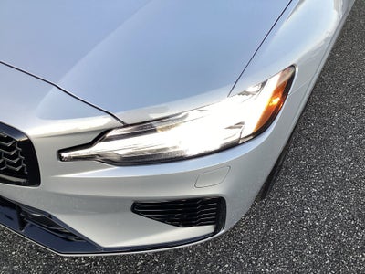 2024 Volvo S60 Recharge Plug-In Hybrid T8 Plus Dark Theme