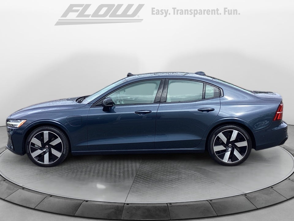 2024 Volvo S60 Recharge Plug-In Hybrid T8 Ultimate Dark Theme