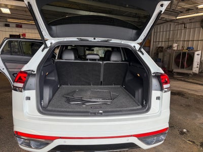 2022 Volkswagen Atlas Cross Sport 2.0T SEL R-Line