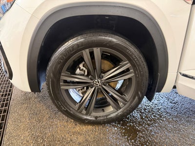 2022 Volkswagen Atlas Cross Sport 2.0T SEL R-Line