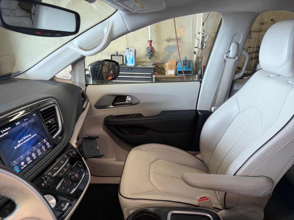 2019 Chrysler Pacifica Hybrid Limited