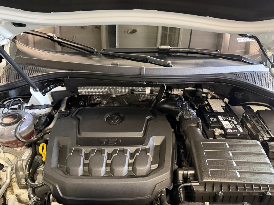 2024 Volkswagen Tiguan 2.0T SEL R-Line