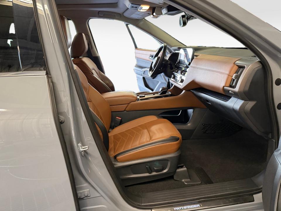 2022 Nissan Pathfinder Platinum