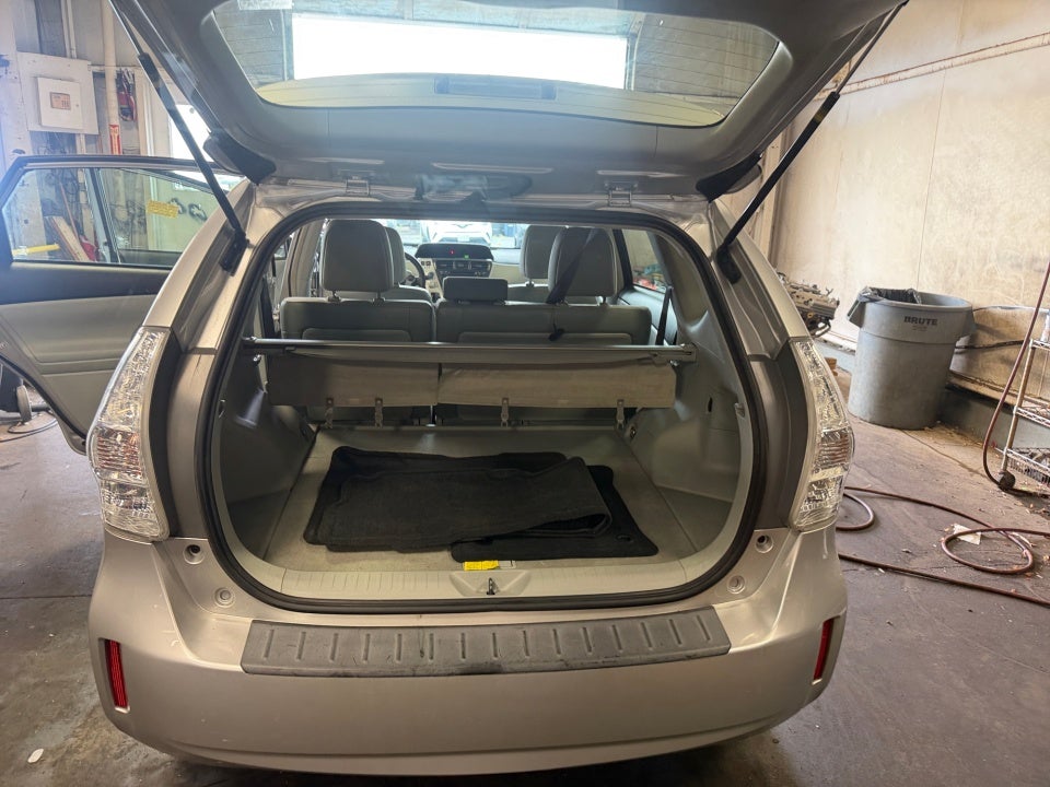 2013 Toyota Prius v Five