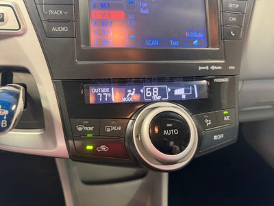 2013 Toyota Prius v Five