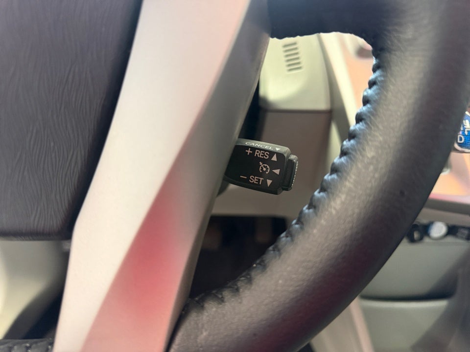 2013 Toyota Prius v Five