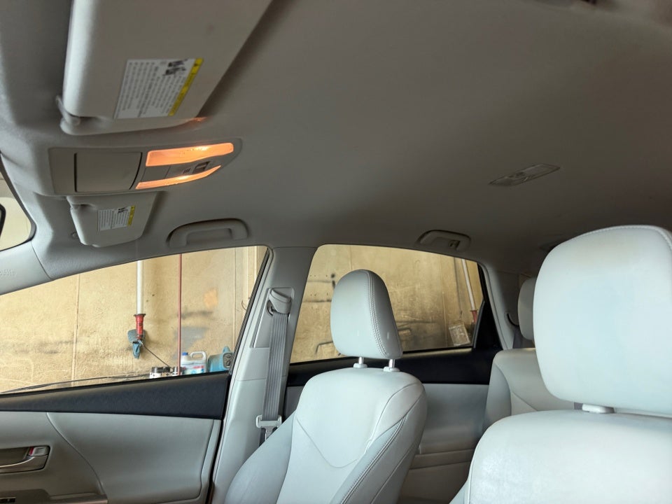 2013 Toyota Prius v Five