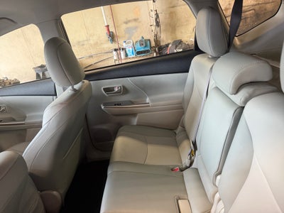 2013 Toyota Prius v Five