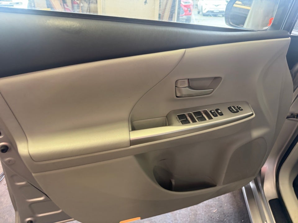 2013 Toyota Prius v Five