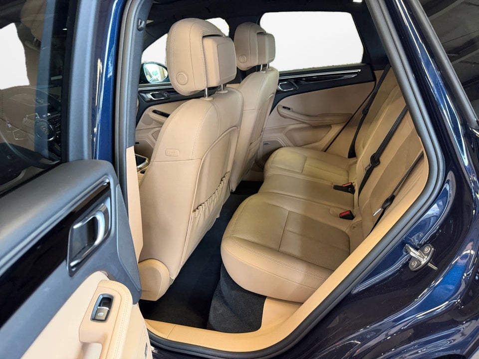 2022 Porsche Macan AWD