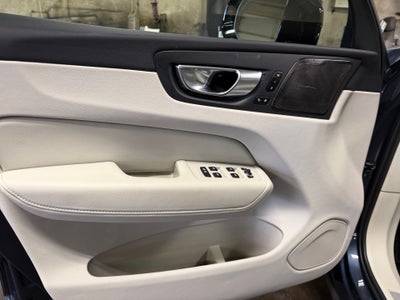 2025 Volvo XC60 Plug-In Hybrid Ultra, T8 AWD Electric/Gasoline, Dark