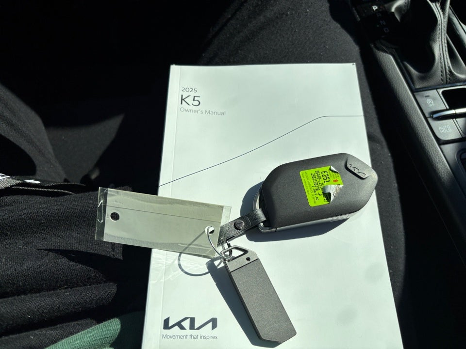 2025 Kia K5 LXS