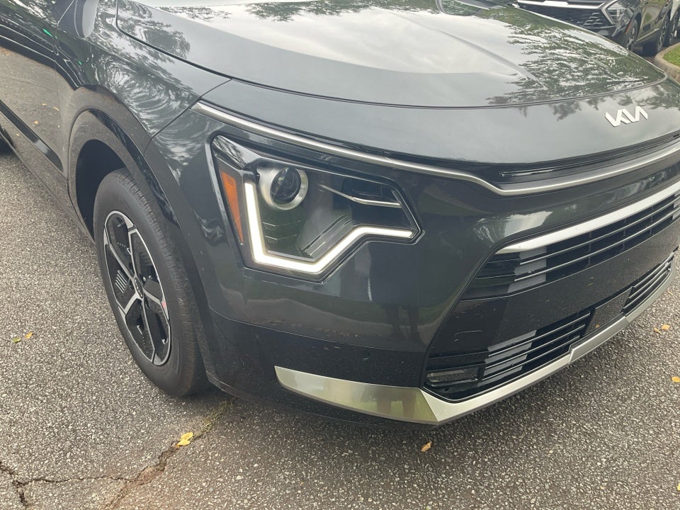 2025 Kia Niro SX