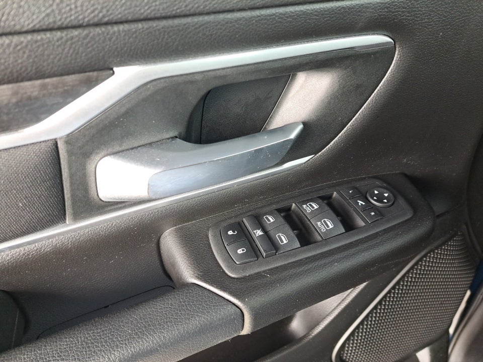 2023 RAM 1500 Big Horn Crew Cab 4x4 5'7" Box