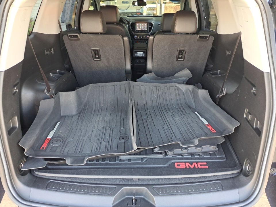 2022 GMC Acadia AWD AT4