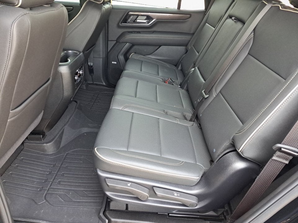 2025 GMC Yukon Elevation