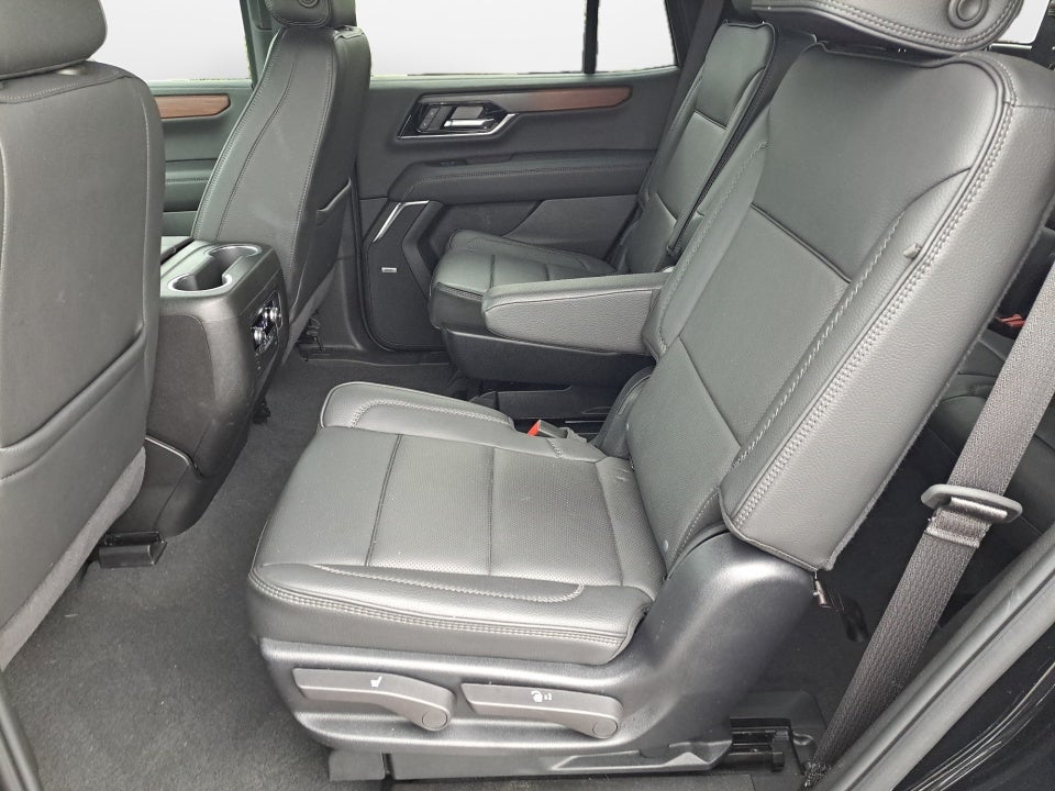 2025 GMC Yukon 4WD Denali