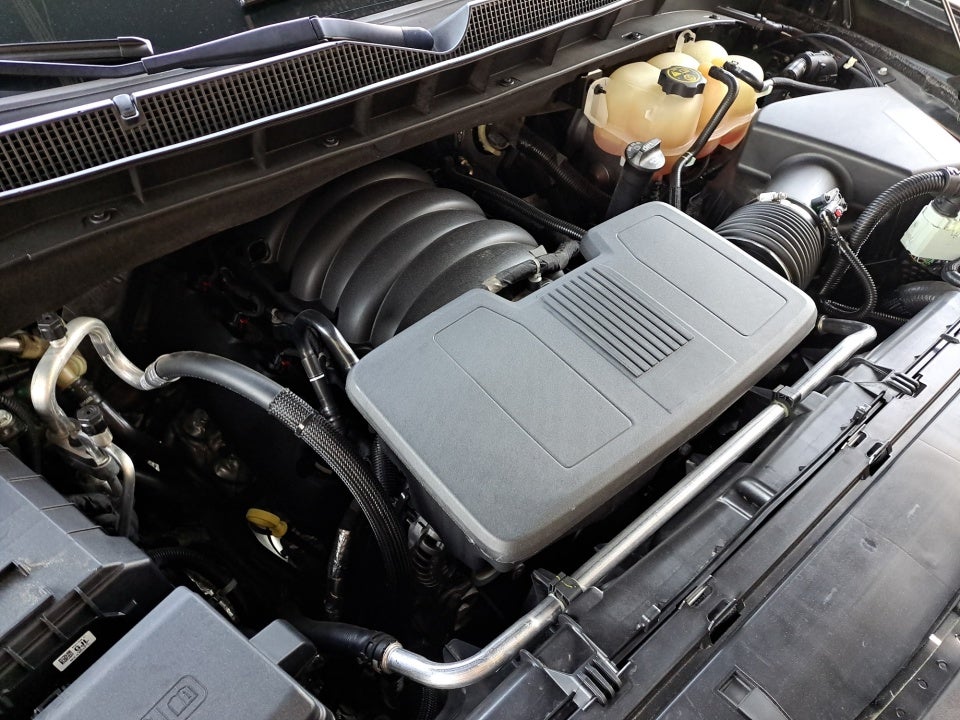 2022 Chevrolet Suburban 4WD LT
