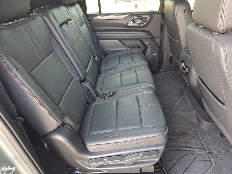 2023 Chevrolet Suburban 4WD RST