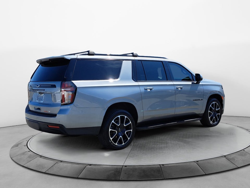 2023 Chevrolet Suburban 4WD RST