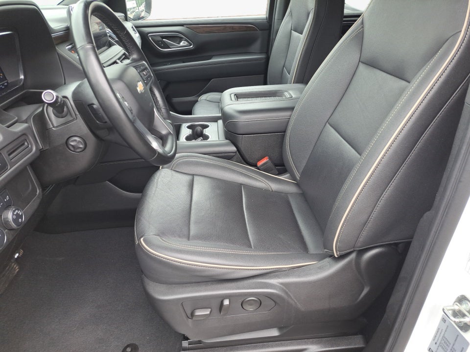 2023 Chevrolet Suburban 4WD Premier