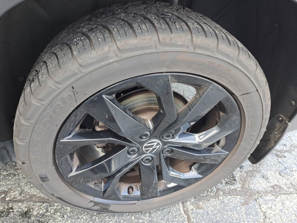 2022 Volkswagen Taos SE